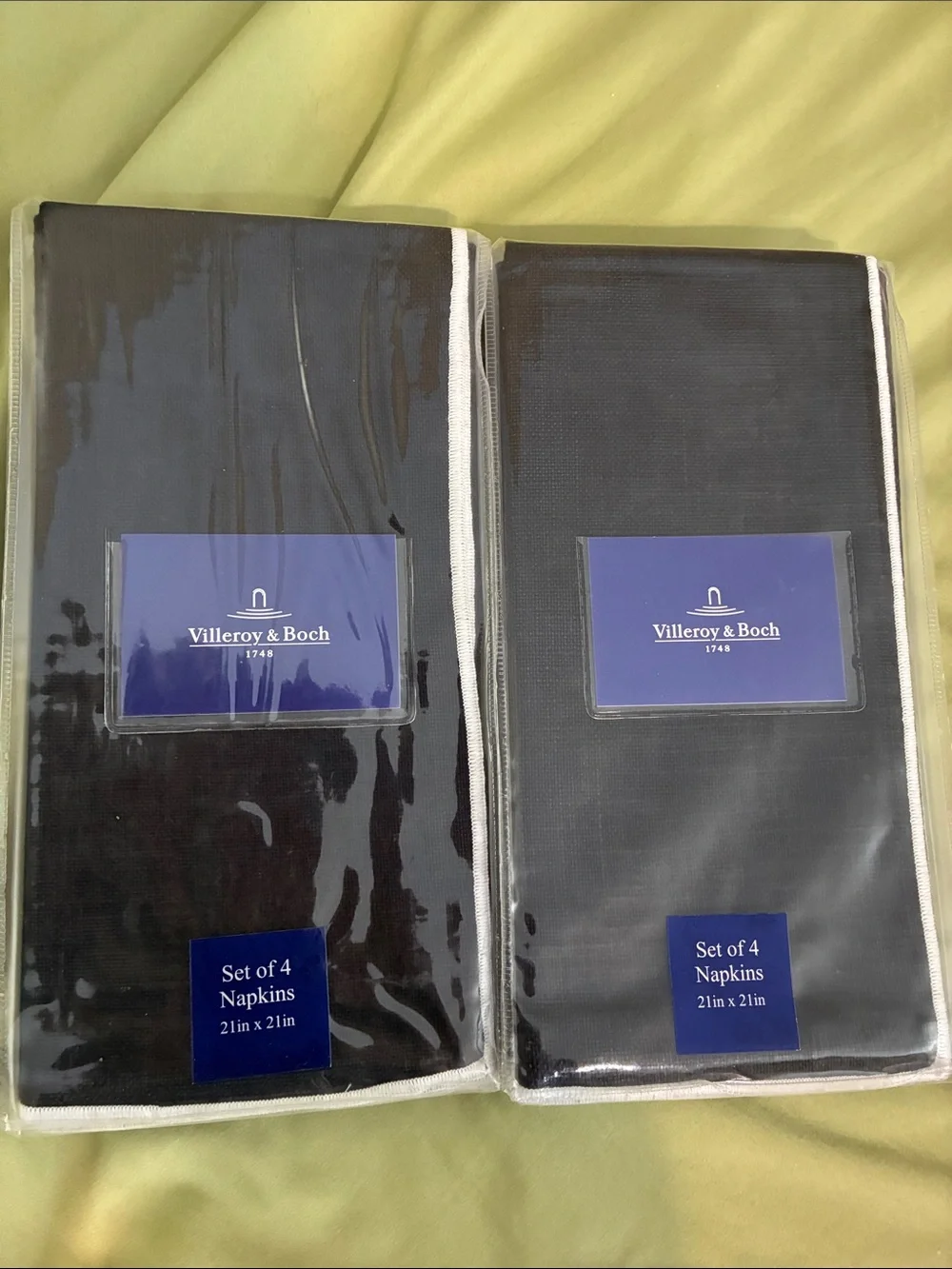 Villeroy & Boch Black 2 Napkin Sets with White Trim, 21” x 21” NWT, $114. retail